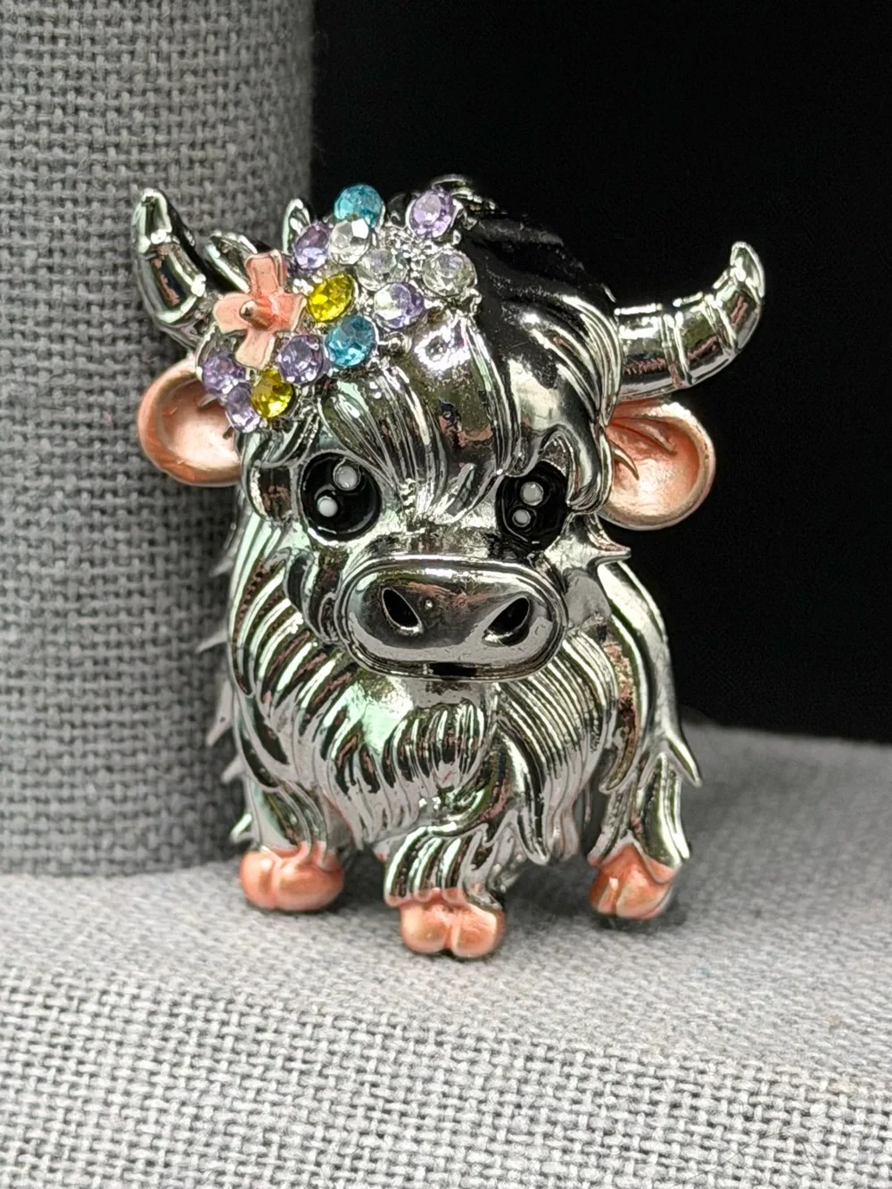 Highland Cow Brooch w/Rhinestone Florals